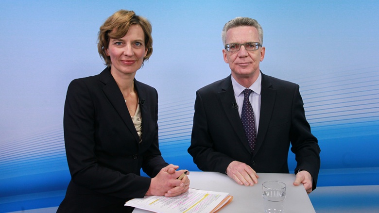 Thomas de Maizière im Gespräch zur Asyl- und Flüchtlingspolitik 