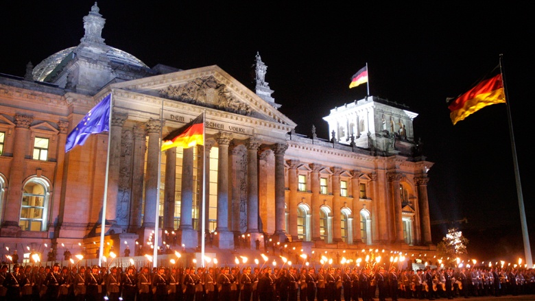 Zapfenstreich: 60 Jahre Bundeswehr