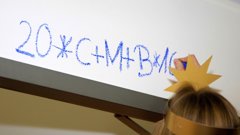 Die Sternsinger am Dreikönigsfest zu Gast im Konrad-Adenauer-Haus Die Sternsinger am Dreikönigsfest zu Gast im Konrad-Adenauer-Haus