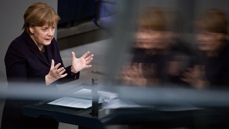 Bundeskanzlerin Angela Merkel bei ihrer Regierungserklärung im Bundestag Bundeskanzlerin Angela Merkel bei ihrer Regierungserklärung im Bundestag