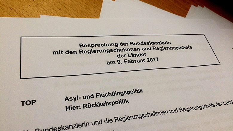 Besprechung der Bundeskanzlerin mit den Regierungschefs der Länder