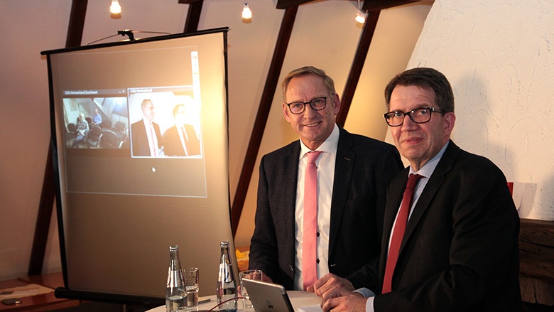 Franz-Josef Holzenkamp und Moderator Frank Bergmann Franz-Josef Holzenkamp und Moderator Frank Bergmann