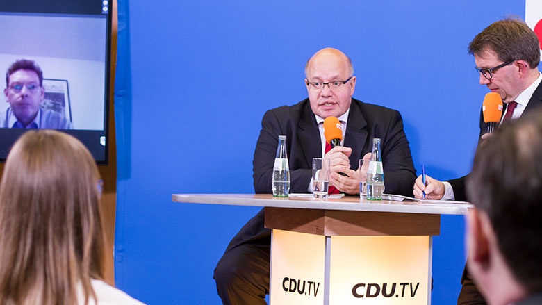 CDU Live mit Kanzleramtsminister Peter Altmaier und Moderator Frank Bergmann