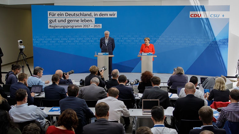 Pressekonferenz mit Horst Seehofer und Angela Merkel Pressekonferenz mit Horst Seehofer und Angela Merkel