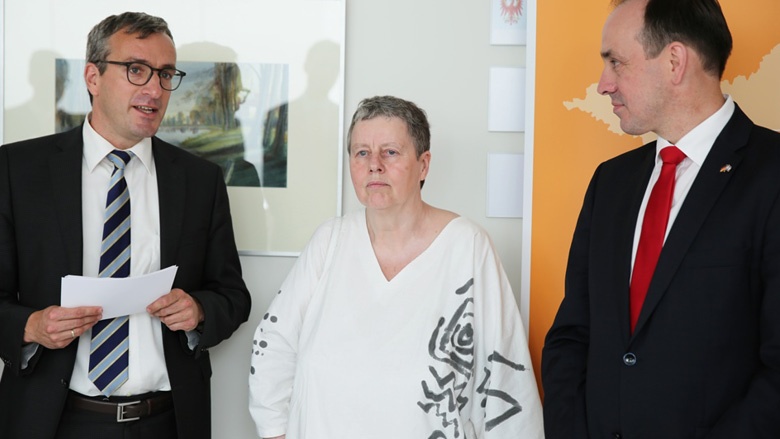 CDU-Fraktion im Landtag Brandenburg eröffnet die Ausstellung „Vom Heiligen Land“ der Künstlerin Sigrid Noack CDU-Fraktion im Landtag Brandenburg eröffnet die Ausstellung „Vom Heiligen Land“ der Künstlerin Sigrid Noack
