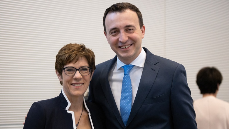 Die CDU-Vorsitzende Annegret Kramp-Karrenbauer mit ihrem Generalsekretär Paul Ziemiak Die CDU-Vorsitzende Annegret Kramp-Karrenbauer mit ihrem Generalsekretär Paul Ziemiak