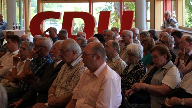 Teilnehmer während der Zuhör-Tour in Ehingen (Baden-Württemberg)