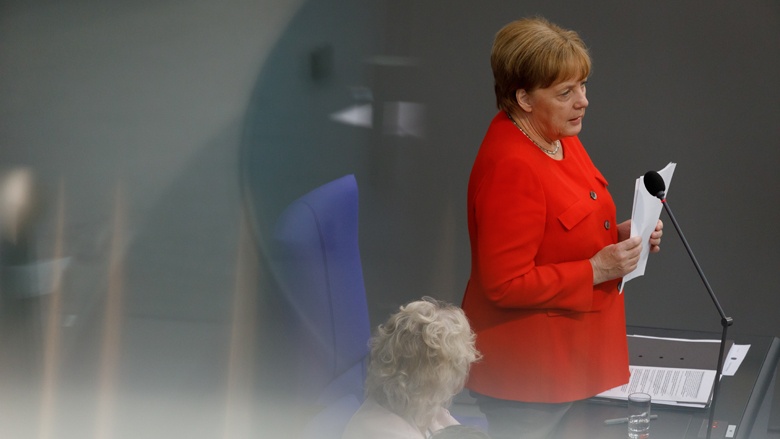 Bundeskanzlerin Angela Merkel erläutert in der Fragestunde des Bundestags die Politik der Bundesregierung Das Bild zeigt: Bundeskanzlerin Angela Merkel erläutert in der Fragestunde des Bundestags die Politik der Bundesregierung