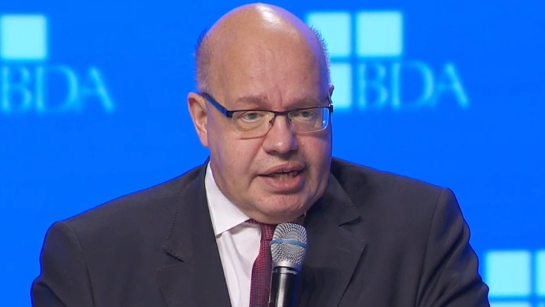 Bundeswirtschaftsminister Peter Altmaier während der Diskussion im Anschluss an seine Rede auf dem Arbeitgebertag des BDA Bundeswirtschaftsminister Peter Altmaier während der Diskussion im Anschluss an seine Rede auf dem Arbeitgebertag des BDA