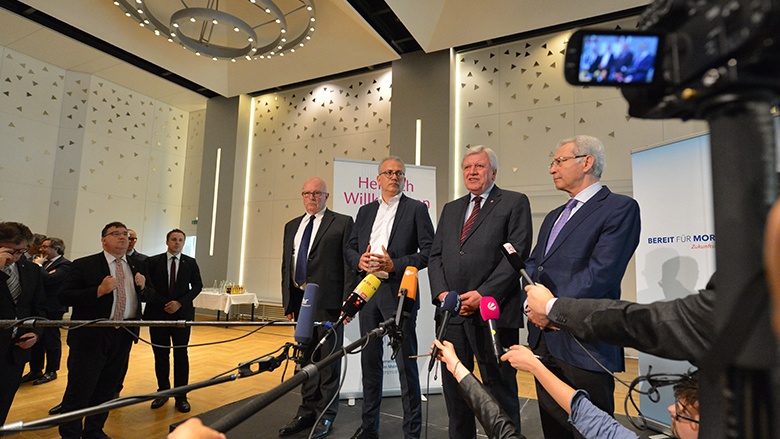 Volker Bouffier in der Jüdischen Gemeinde Frankfurt Volker Bouffier in der Jüdischen Gemeinde Frankfurt