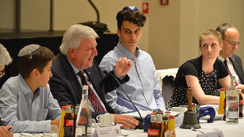 Volker Bouffier in der Jüdischen Gemeinde Frankfurt