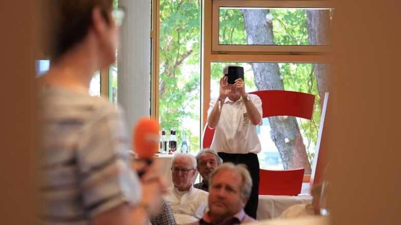 CDU-Generalsekretärin Annegret Kramp-Karrenbauer während der Zutör-Tour in Ehingen (Baden-Württemberg)