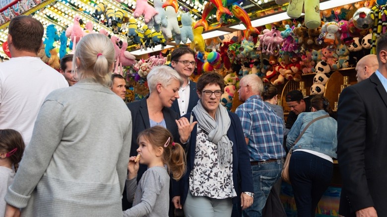 CDU-Generalsekretärin Annegret Kramp-Karrenbauer auf Wahlkampftour in Hessen CDU-Generalsekretärin Annegret Kramp-Karrenbauer auf Wahlkampftour in Hessen