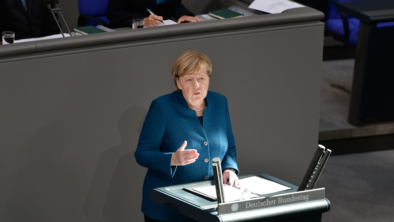 Bundeskanzlerin Angela Merkel erläutert im Deutschen Bundestag die Ziele der Bundesregierung für die Treffen des EU-Rates und des ASEM-Gipfels in Brüssel. Das Bild zeigt: Bundeskanzlerin Angela Merkel erläutert im Deutschen Bundestag die Ziele der Bundesregierung für die Treffen des EU-Rates und des ASEM-Gipfels in Brüssel.