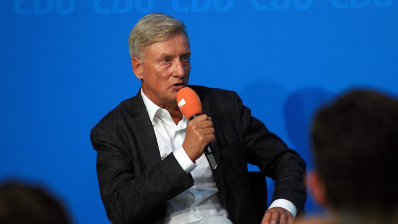 Der ehemalige Hamburger Bürgermeister Ole von Beust berichtet aus seinen Erfahrungen. Auf dem Bild sieht man den ehemaligen ersten Bürgermeister aus Hamburg, Ole von Beust.