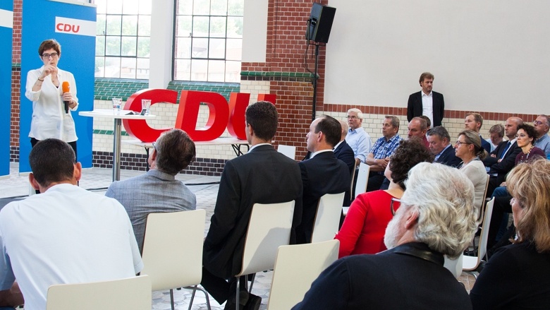 Setting während der Zuhör-Tour zum CDU-Grundsatzprogramm im Alten E-Werk in Cottbus