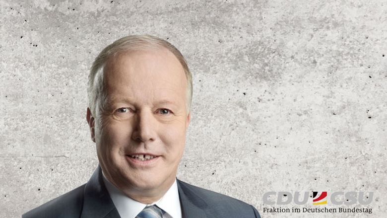 Auf dem Bild sieht man Peter Weiß, arbeitsmarkt- und sozialpolitischer Sprecher der CDU/CSU-Bundestagsfraktion