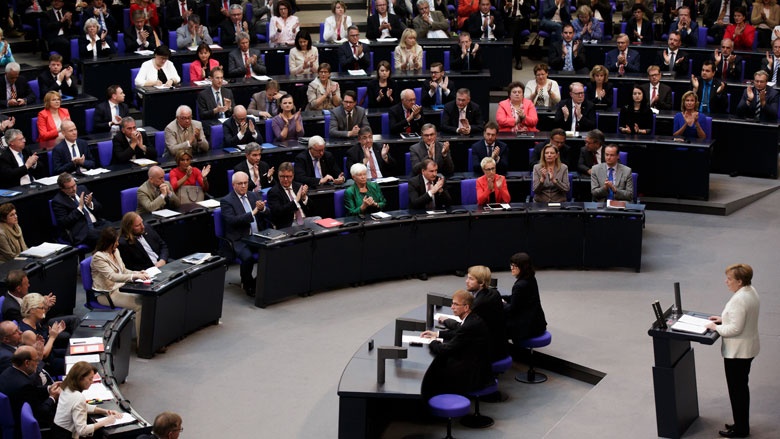 Plenarsaal während der Regierungserklärung von Angela Merkel Plenarsaal während der Regierungserklärung von Angela Merkel