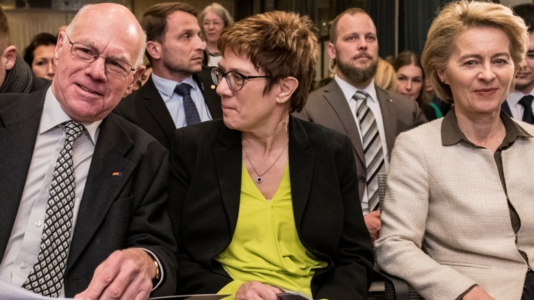 KAS-Präsident Prof. Dr. Norbert Lammert und CDU-Vorsitzende Annegret Kramp-Karrenbauer KAS-Präsident Prof. Dr. Norbert Lammert und CDU-Vorsitzende Annegret Kramp-Karrenbauer