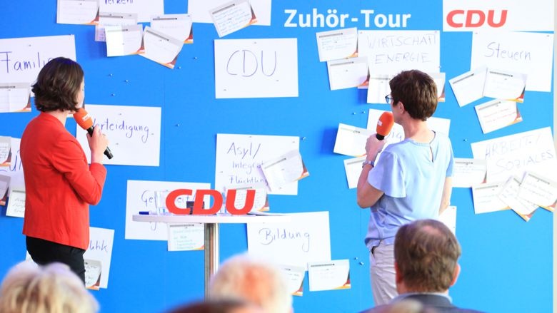 CDU-Generalsekretärin Annegret Kramp-Karrenbauer Ministerpräsident Hans Zuhör-Tour Saarbrücken