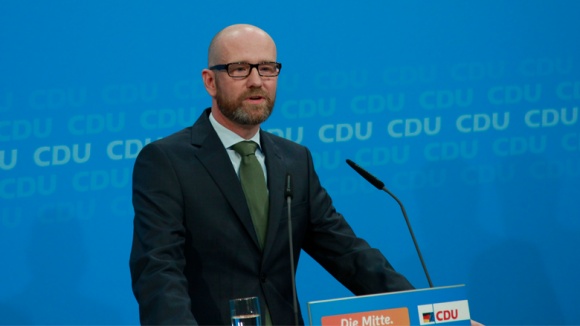 Peter Tauber bei der Pressekonferenz zur Wahl in Mecklenburg-Vorpommern