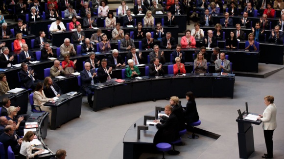 Plenarsaal während der Regierungserklärung von Angela Merkel